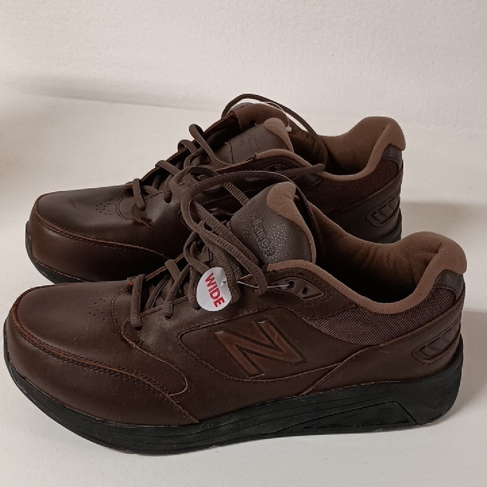 Brand New Mens Size 10 New Balance Men's Brown Leather Lace-Up Sneakers